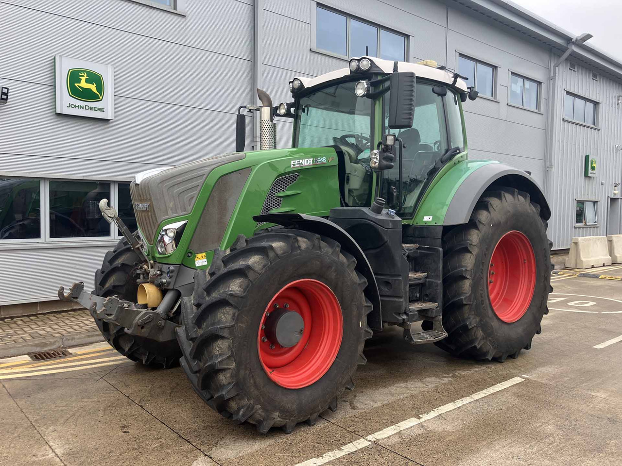 Fendt 828 Profi Plus - Τρακτέρ: φωτογραφία 1 Fendt 828 Profi Plus - Τρακτέρ: φωτογραφία 1