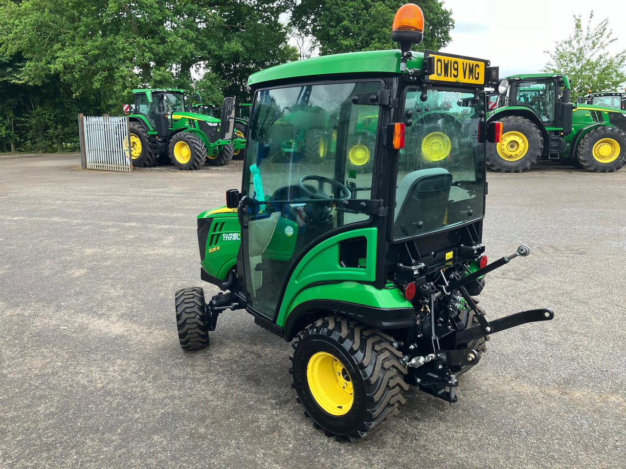 John Deere 1026R compact tractor - Μικρό τρακτέρ: φωτογραφία 3 John Deere 1026R compact tractor - Μικρό τρακτέρ: φωτογραφία 3