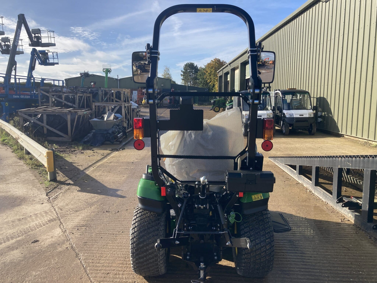 John Deere 1026R compact tractor - Μικρό τρακτέρ: φωτογραφία 4 John Deere 1026R compact tractor - Μικρό τρακτέρ: φωτογραφία 4