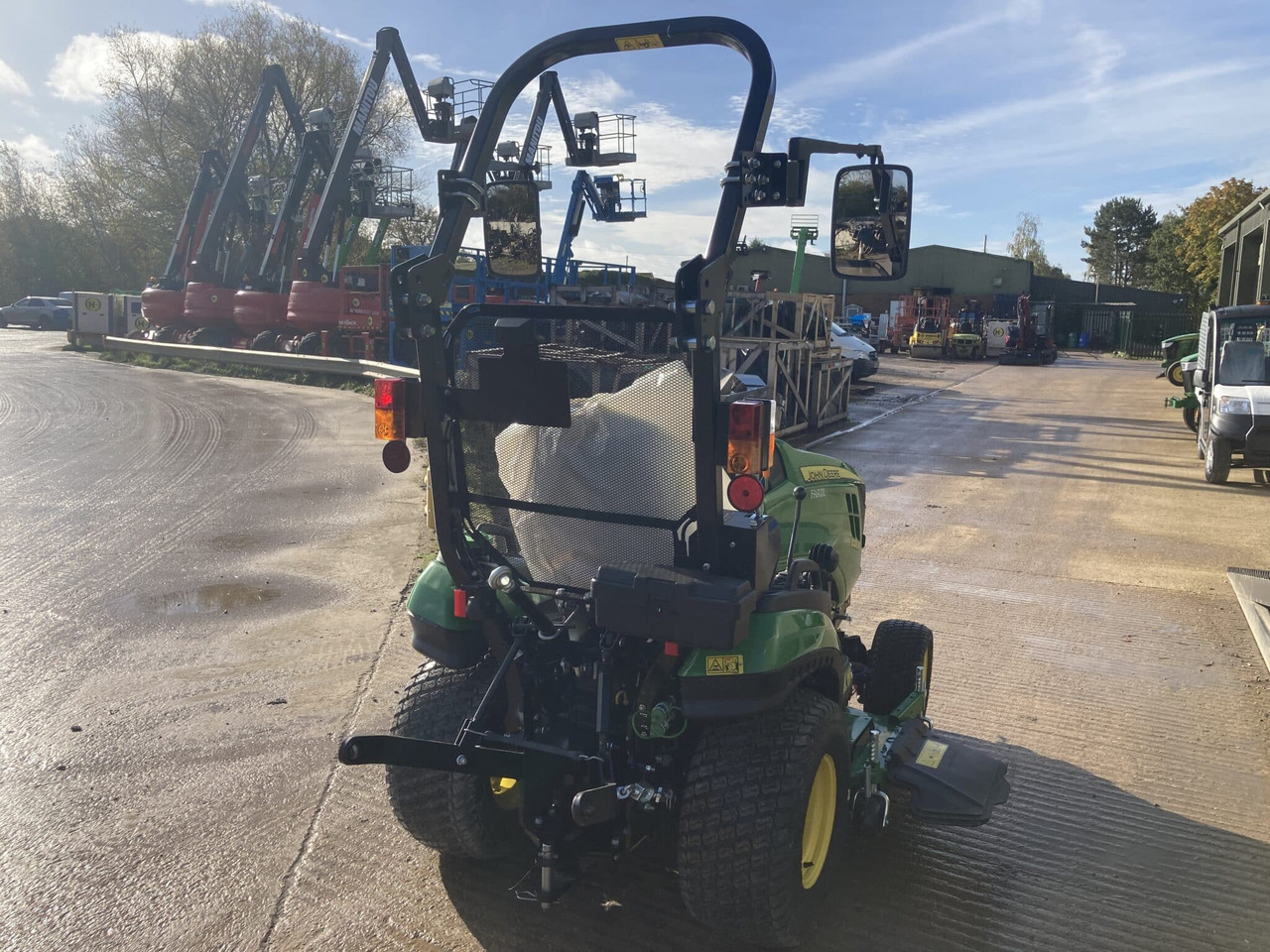 John Deere 1026R compact tractor - Μικρό τρακτέρ: φωτογραφία 5 John Deere 1026R compact tractor - Μικρό τρακτέρ: φωτογραφία 5