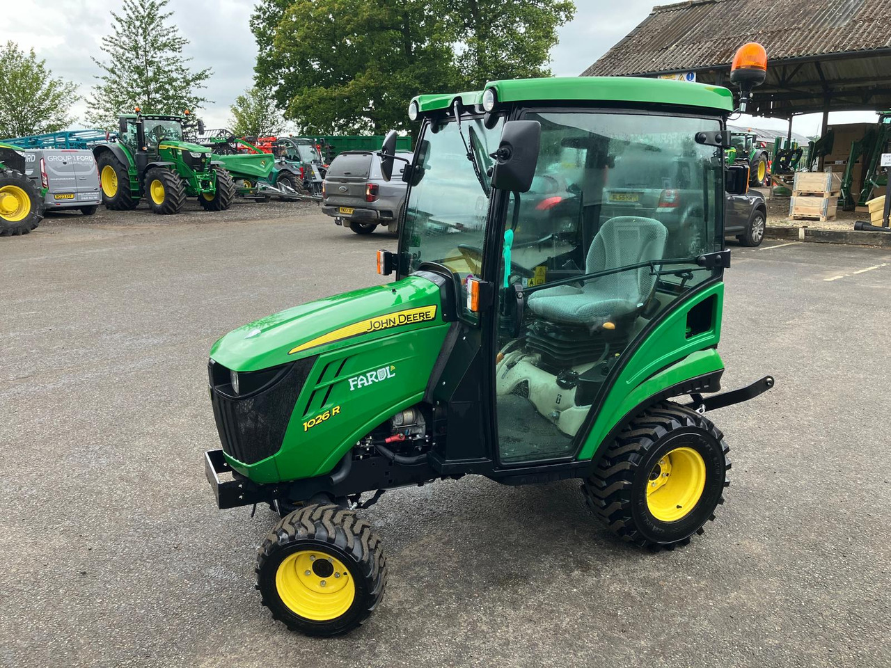 John Deere 1026R compact tractor - Μικρό τρακτέρ: φωτογραφία 1 John Deere 1026R compact tractor - Μικρό τρακτέρ: φωτογραφία 1