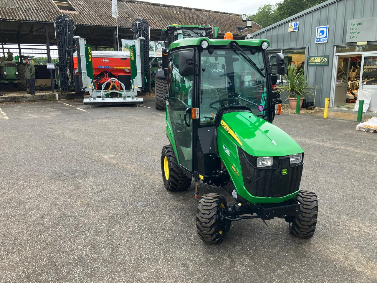 John Deere 1026R compact tractor - Μικρό τρακτέρ: φωτογραφία 5 John Deere 1026R compact tractor - Μικρό τρακτέρ: φωτογραφία 5
