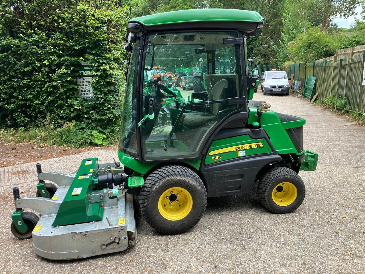 John Deere 1585 out front mower - Χλοοκοπτικό: φωτογραφία 4 John Deere 1585 out front mower - Χλοοκοπτικό: φωτογραφία 4