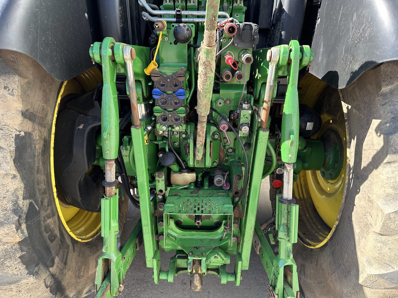 John Deere 6155R - Τρακτέρ: φωτογραφία 5 John Deere 6155R - Τρακτέρ: φωτογραφία 5