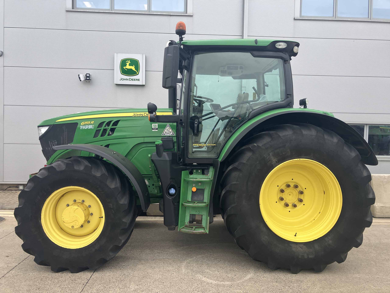 John Deere 6155R - Τρακτέρ: φωτογραφία 2 John Deere 6155R - Τρακτέρ: φωτογραφία 2