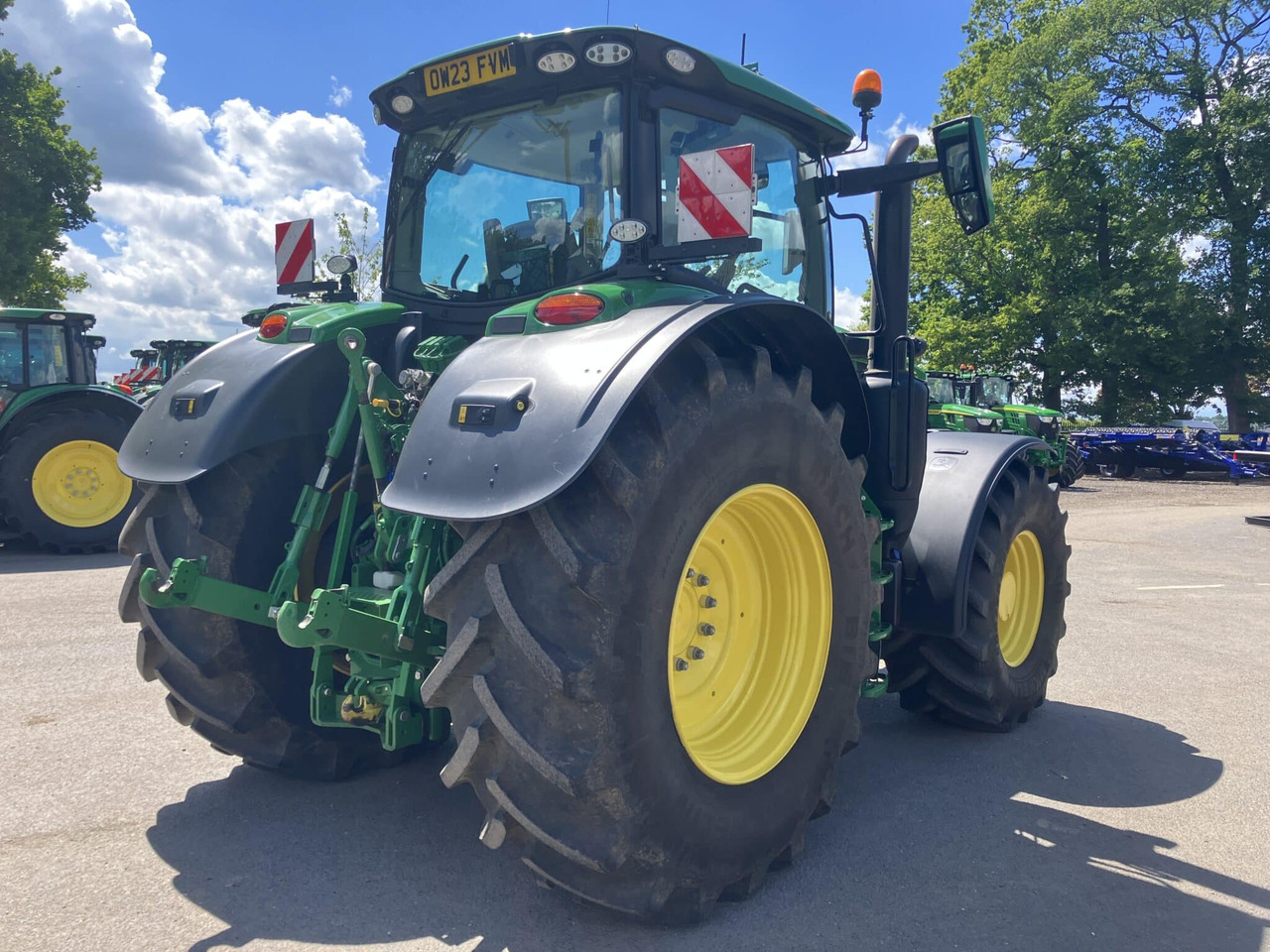 John Deere 6R 215 - Τρακτέρ: φωτογραφία 5 John Deere 6R 215 - Τρακτέρ: φωτογραφία 5