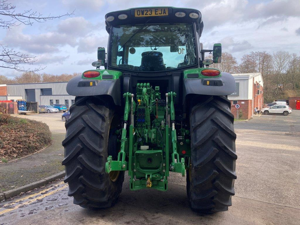John Deere 6R 215 - Τρακτέρ: φωτογραφία 4 John Deere 6R 215 - Τρακτέρ: φωτογραφία 4