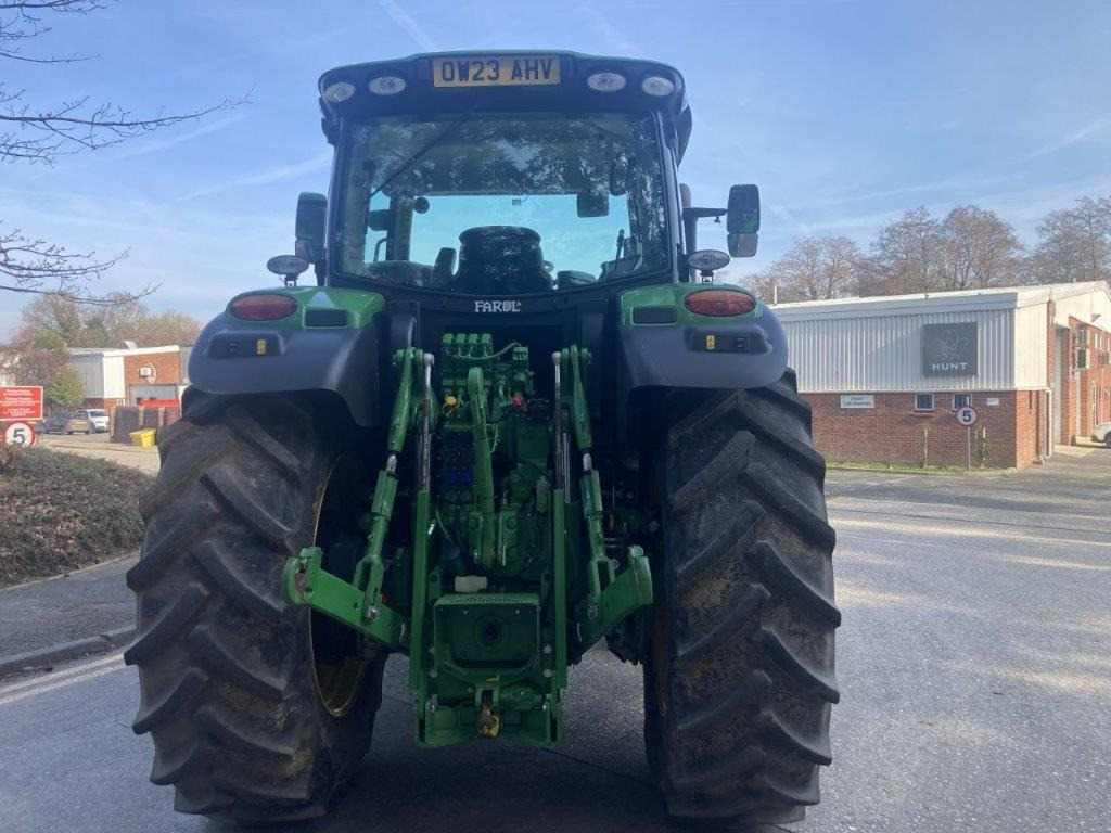 John Deere 6R 215 - Τρακτέρ: φωτογραφία 4 John Deere 6R 215 - Τρακτέρ: φωτογραφία 4