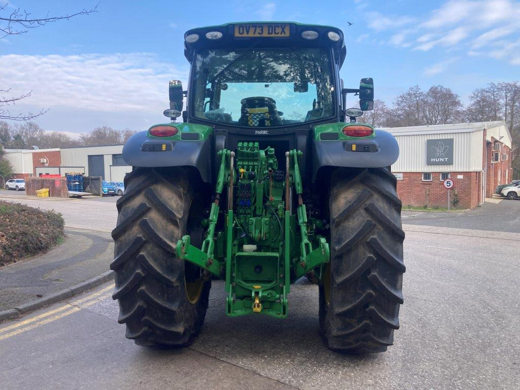 John Deere 6R 215 - Τρακτέρ: φωτογραφία 4 John Deere 6R 215 - Τρακτέρ: φωτογραφία 4