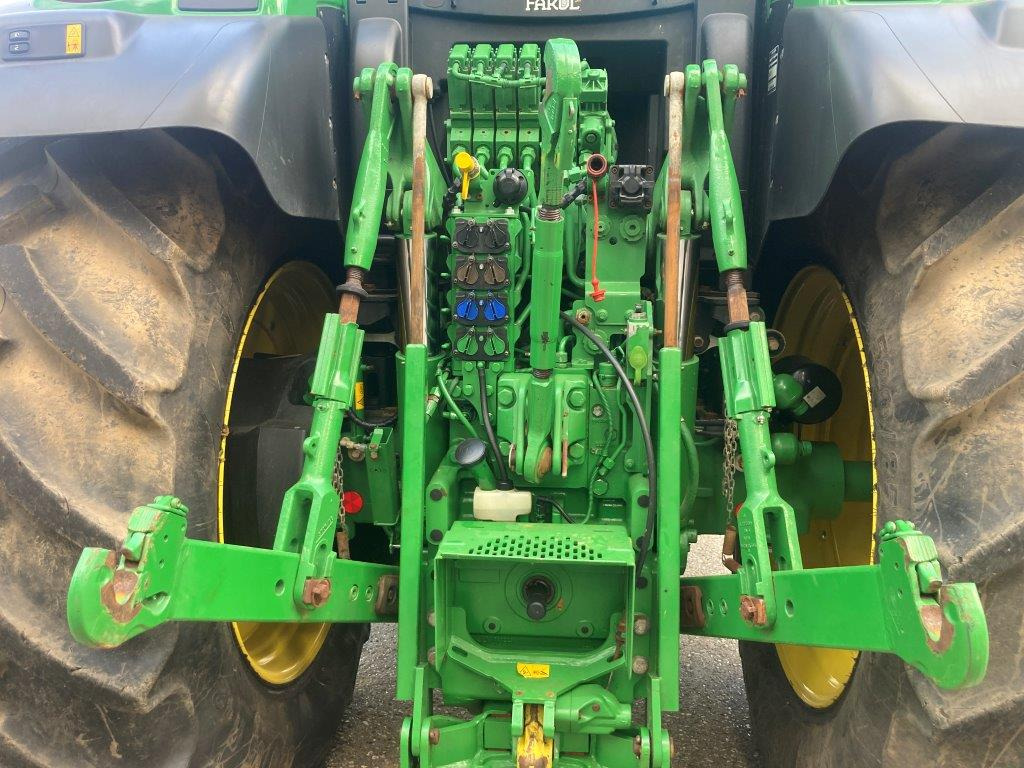 John Deere 6R 215 - Τρακτέρ: φωτογραφία 5 John Deere 6R 215 - Τρακτέρ: φωτογραφία 5
