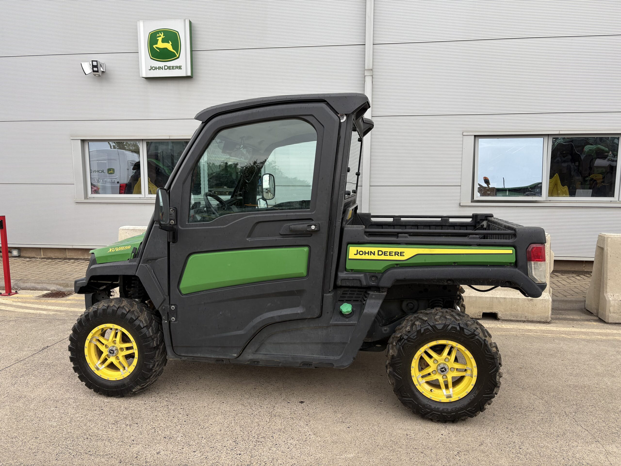 John Deere XUV865M Gator - Τετράκλινα: φωτογραφία 1 John Deere XUV865M Gator - Τετράκλινα: φωτογραφία 1