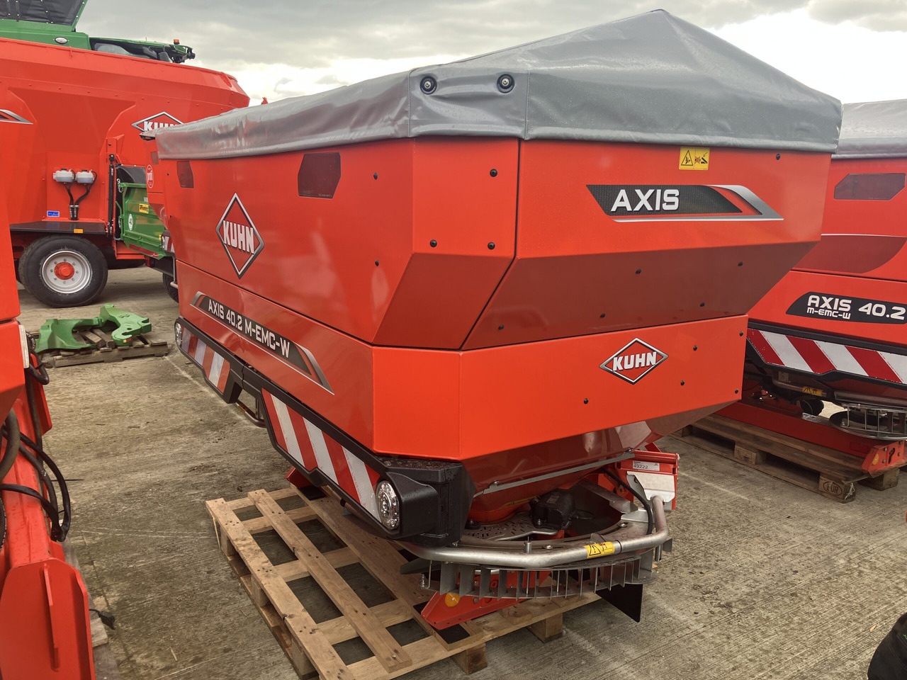 Kuhn Axis 40.2 M-EMC-W - Λιπασματοδιανομέας: φωτογραφία 1 Kuhn Axis 40.2 M-EMC-W - Λιπασματοδιανομέας: φωτογραφία 1