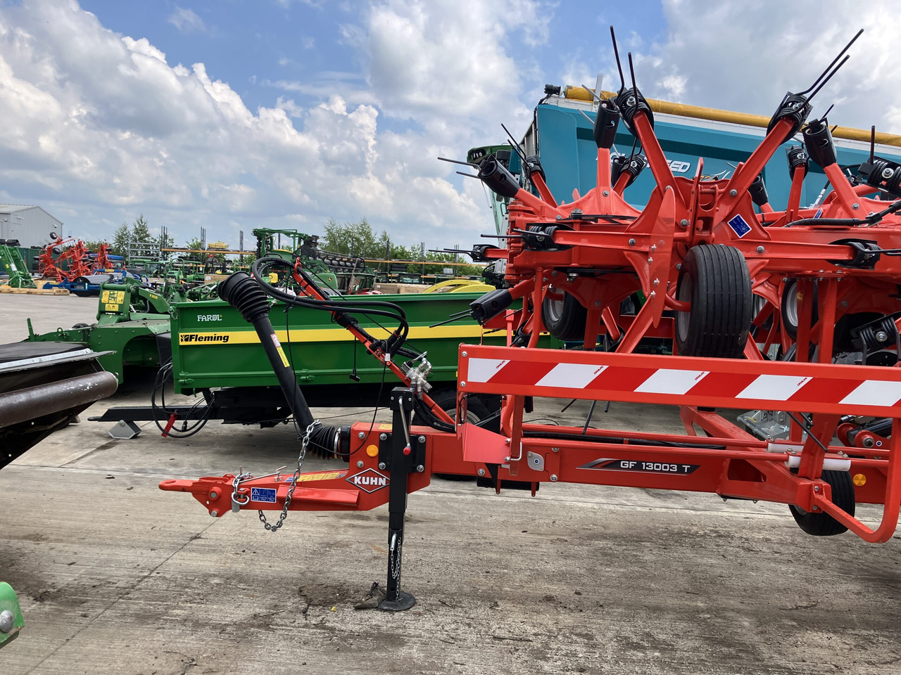 Kuhn GF13003 - Σανού και κτηνοτροφικά μηχανήματα: φωτογραφία 3 Kuhn GF13003 - Σανού και κτηνοτροφικά μηχανήματα: φωτογραφία 3