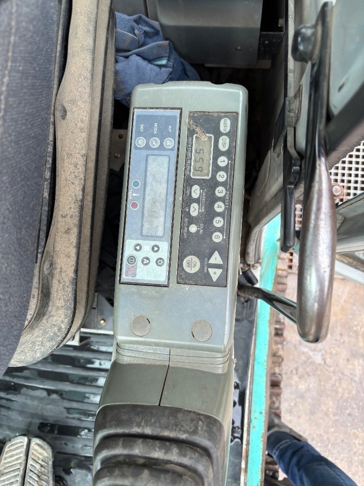 Ερπυστριοφόρος εκσκαφέας Kobelco SK 135: φωτογραφία 14 Ερπυστριοφόρος εκσκαφέας Kobelco SK 135: φωτογραφία 14