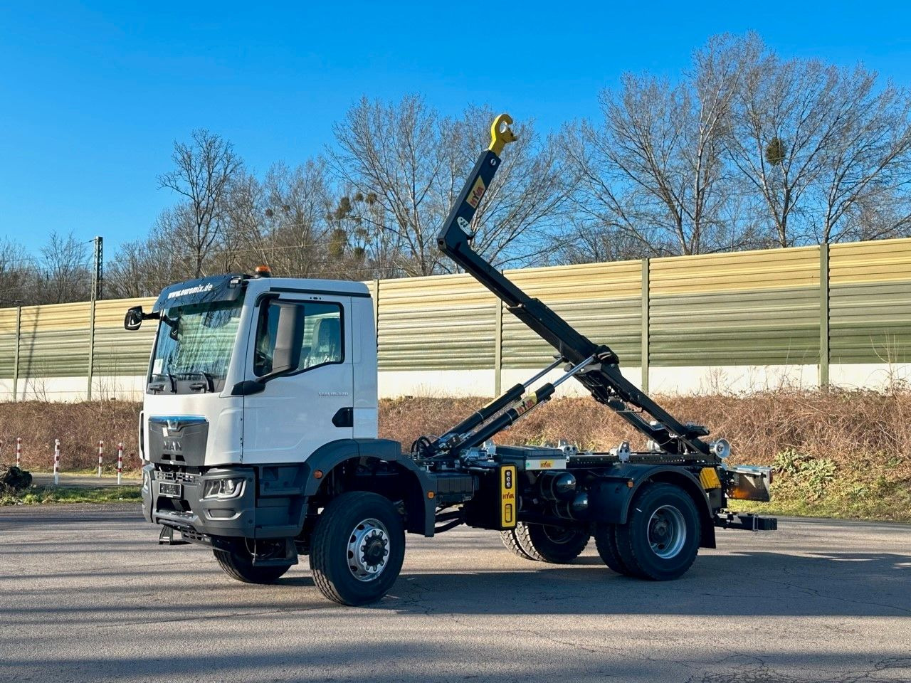MAN TGM 18.320 4x4 Euro 6e Hyva 12-45 - Φορτηγό φόρτωσης γάντζου, Φορτηγό με γερανό: φωτογραφία 2 MAN TGM 18.320 4x4 Euro 6e Hyva 12-45 - Φορτηγό φόρτωσης γάντζου, Φορτηγό με γερανό: φωτογραφία 2