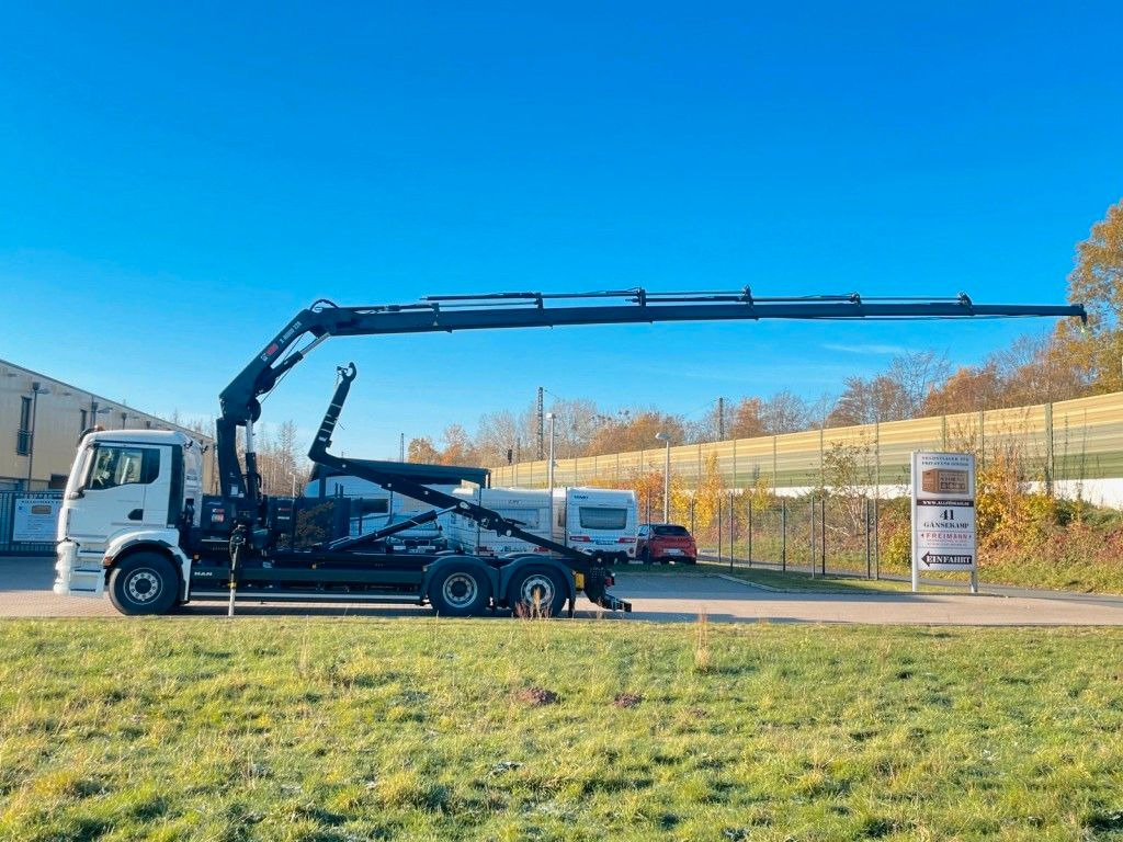 MAN TGS 26.470 6x2 Abrollkipper + Kran Hiab 228-6 - Φορτηγό φόρτωσης γάντζου, Φορτηγό με γερανό: φωτογραφία 3 MAN TGS 26.470 6x2 Abrollkipper + Kran Hiab 228-6 - Φορτηγό φόρτωσης γάντζου, Φορτηγό με γερανό: φωτογραφία 3