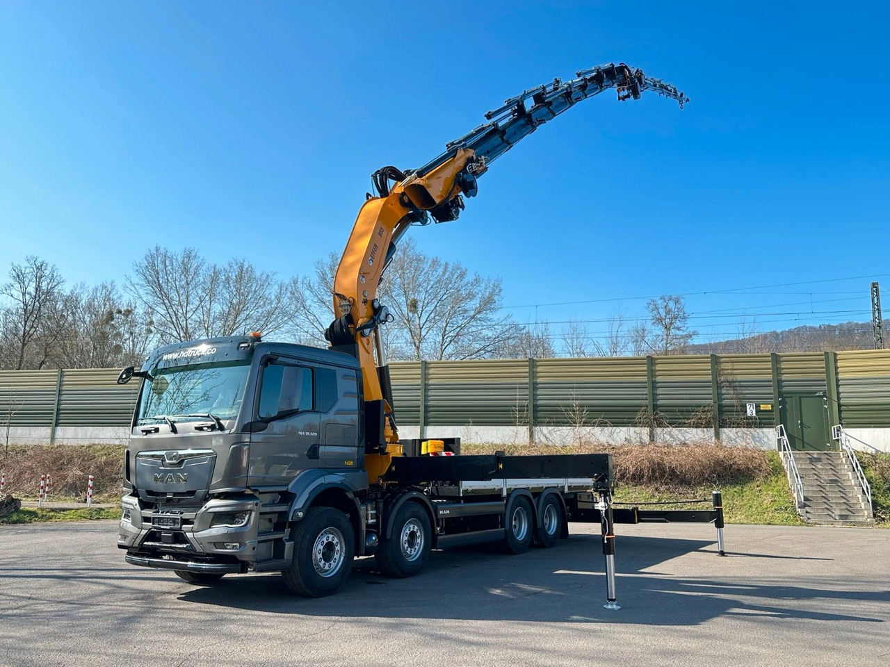 MAN TGS 35.520 8X4 TG 3 EFFER 955-8s +Jib 6sAUTOKRAN - Φορτηγό με γερανό: φωτογραφία 1 MAN TGS 35.520 8X4 TG 3 EFFER 955-8s +Jib 6sAUTOKRAN - Φορτηγό με γερανό: φωτογραφία 1