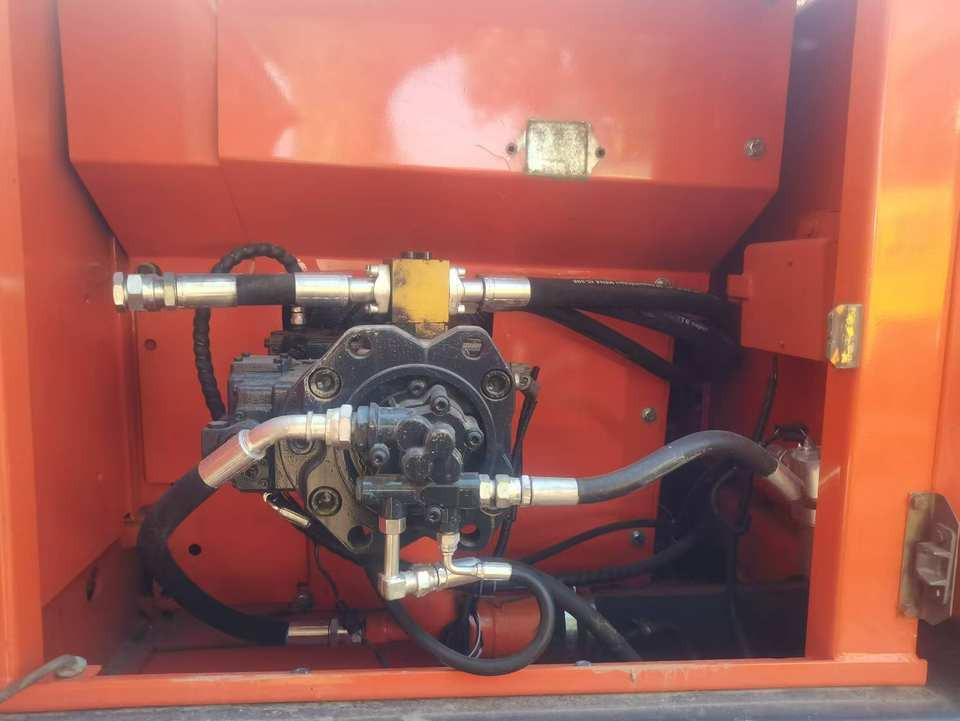 Doosan DX 225 - Ερπυστριοφόρος εκσκαφέας: φωτογραφία 4 Doosan DX 225 - Ερπυστριοφόρος εκσκαφέας: φωτογραφία 4