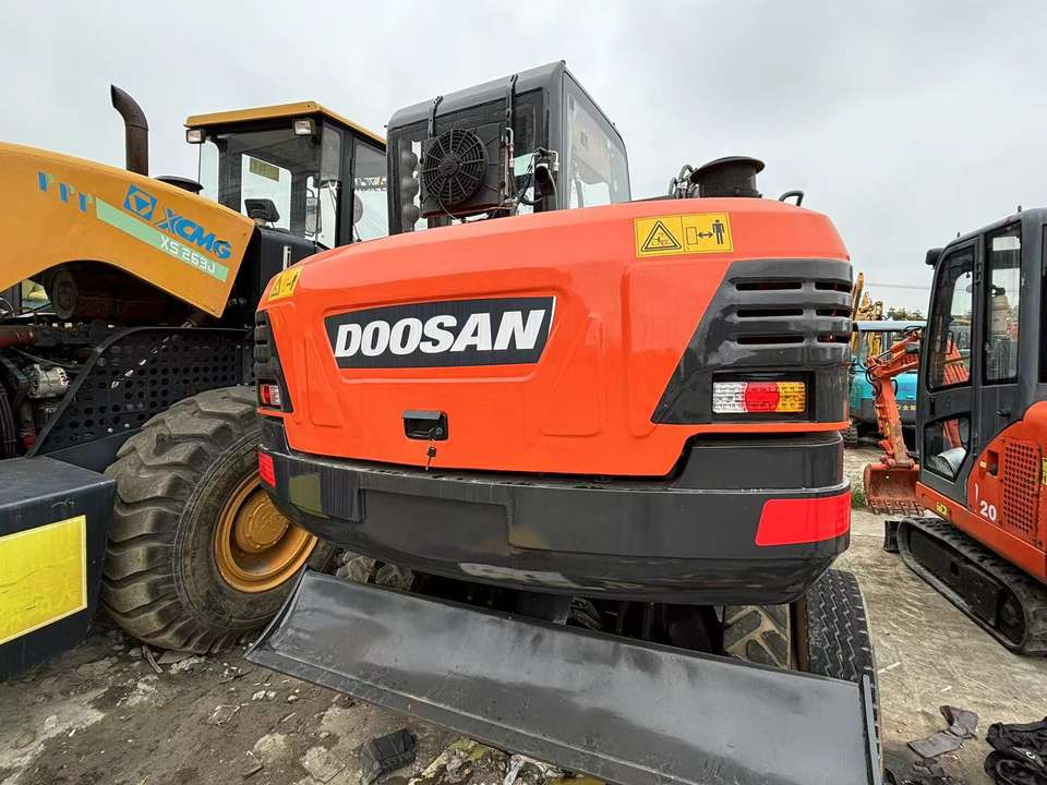 Hot Sale Used Doosan Dx75 Small 7.5t Wheel Excavator South Korea DX75 Mini Excavator for Sale Good Condition - Τροχοφόρος εκσκαφέας: φωτογραφία 4 Hot Sale Used Doosan Dx75 Small 7.5t Wheel Excavator South Korea DX75 Mini Excavator for Sale Good Condition - Τροχοφόρος εκσκαφέας: φωτογραφία 4