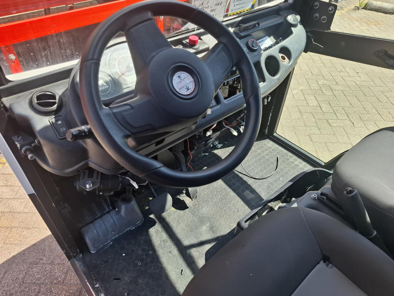Aixam Mega E-Worker Elektrische Bakwagen RV-606-R - Αμαξίδιo του γκολφ: φωτογραφία 4 Aixam Mega E-Worker Elektrische Bakwagen RV-606-R - Αμαξίδιo του γκολφ: φωτογραφία 4