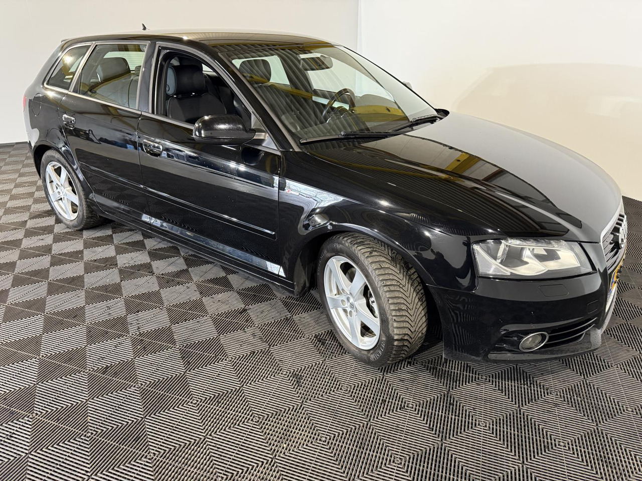 Audi A3 Sportback 1.2 TFSI S Line 35-ZGK-9 288.082 km - Αυτοκίνητο: φωτογραφία 3 Audi A3 Sportback 1.2 TFSI S Line 35-ZGK-9 288.082 km - Αυτοκίνητο: φωτογραφία 3