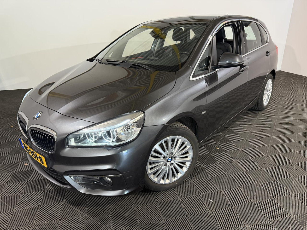 BMW | 2-serie Active Tourer | 218d Corporate Lease Luxury | 2015 | 223.959 km | HG351B | Logisch - Αυτοκίνητο: φωτογραφία 1 BMW | 2-serie Active Tourer | 218d Corporate Lease Luxury | 2015 | 223.959 km | HG351B | Logisch - Αυτοκίνητο: φωτογραφία 1