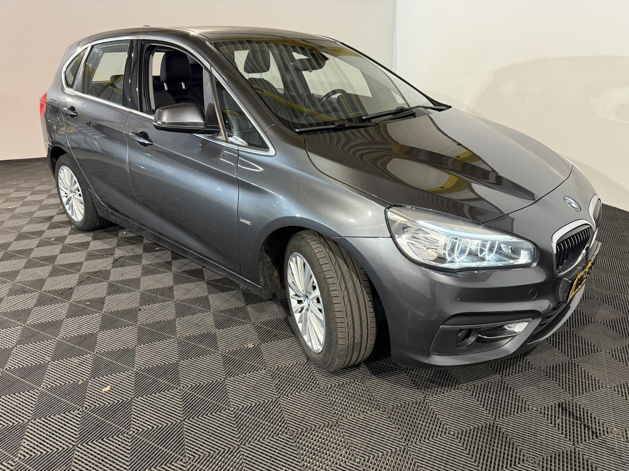 BMW | 2-serie Active Tourer | 218d Corporate Lease Luxury | 2015 | 223.959 km | HG351B | Logisch - Αυτοκίνητο: φωτογραφία 3 BMW | 2-serie Active Tourer | 218d Corporate Lease Luxury | 2015 | 223.959 km | HG351B | Logisch - Αυτοκίνητο: φωτογραφία 3