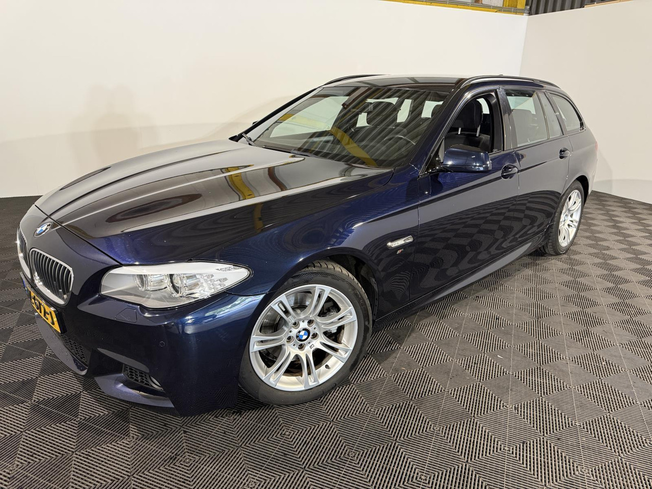 Αυτοκίνητο BMW | 5-serie Touring | 520d High Executive | 2011 | 320.778 km | TZ672J | Geen oordeel: φωτογραφία 1