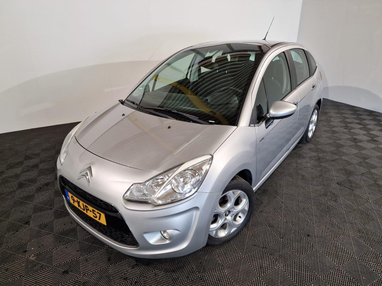 Citroen C3 1.6 Vti 2012 193.593 km 9-KJP-57 - Hatchback: φωτογραφία 1 Citroen C3 1.6 Vti 2012 193.593 km 9-KJP-57 - Hatchback: φωτογραφία 1