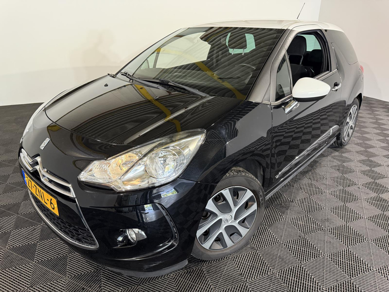 Citroen | DS3 | 1.2 VTi Business | 2013 | 136.694 km | 27ZNL6 | Logisch - Hatchback: φωτογραφία 1 Citroen | DS3 | 1.2 VTi Business | 2013 | 136.694 km | 27ZNL6 | Logisch - Hatchback: φωτογραφία 1