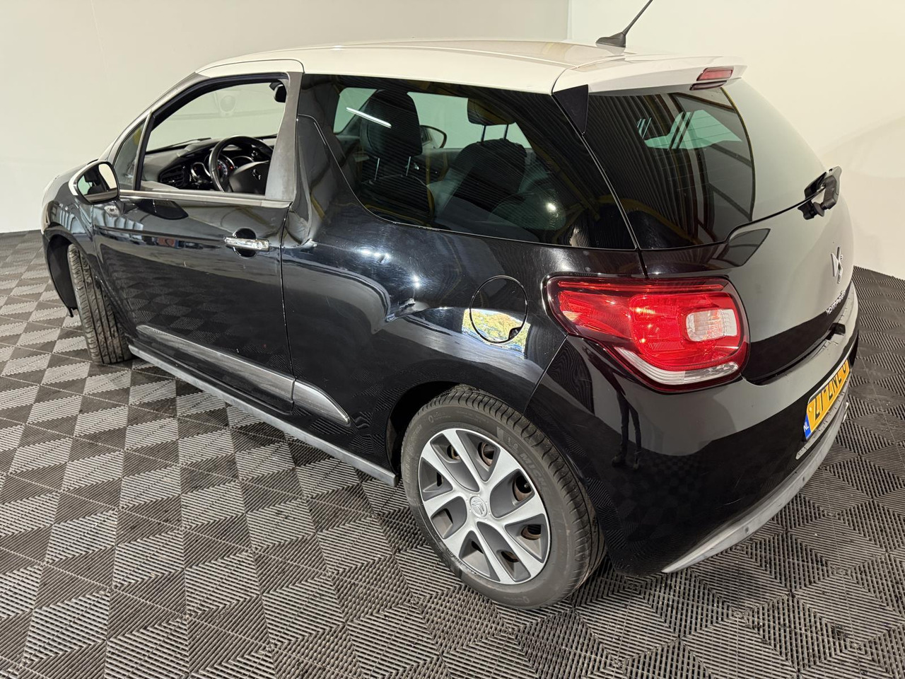 Citroen | DS3 | 1.2 VTi Business | 2013 | 136.694 km | 27ZNL6 | Logisch - Hatchback: φωτογραφία 2 Citroen | DS3 | 1.2 VTi Business | 2013 | 136.694 km | 27ZNL6 | Logisch - Hatchback: φωτογραφία 2
