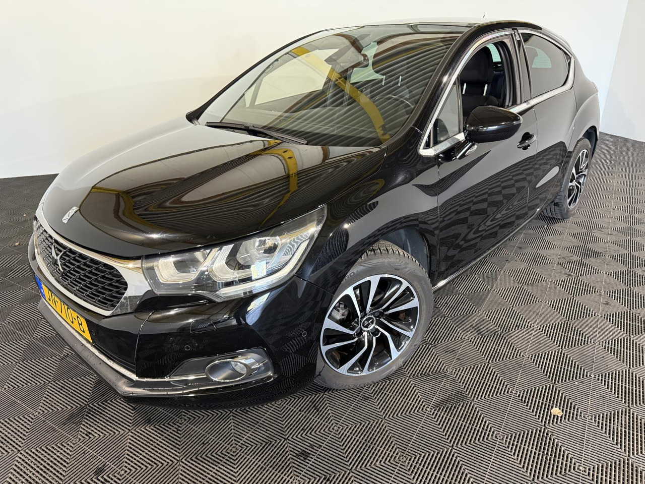 DS 4 1.2 PureTech Business JN-710-B 154.325 km - Αυτοκίνητο: φωτογραφία 1 DS 4 1.2 PureTech Business JN-710-B 154.325 km - Αυτοκίνητο: φωτογραφία 1