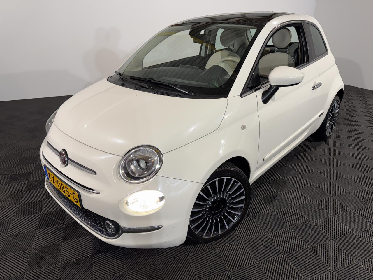 Fiat | 500 | 0.9 TwinAir Turbo Lounge | 2017 | 174.274 km | KX085G | Logisch - Hatchback: φωτογραφία 1 Fiat | 500 | 0.9 TwinAir Turbo Lounge | 2017 | 174.274 km | KX085G | Logisch - Hatchback: φωτογραφία 1