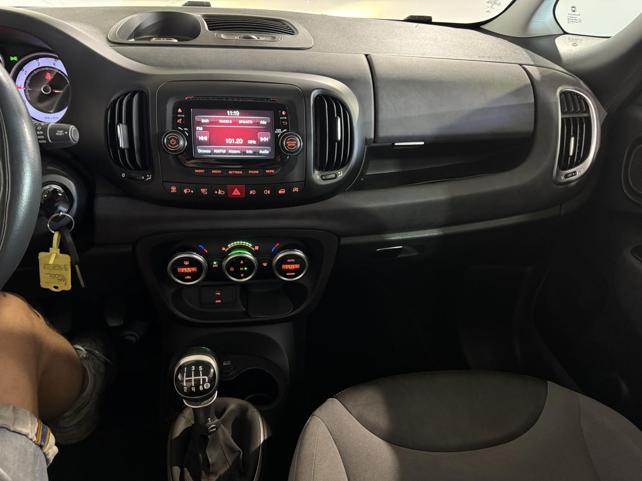 Fiat 500 L Living 0.9 TwinAir Lounge 7p. 9-TGP-37 172.608 km - Αυτοκίνητο: φωτογραφία 4 Fiat 500 L Living 0.9 TwinAir Lounge 7p. 9-TGP-37 172.608 km - Αυτοκίνητο: φωτογραφία 4