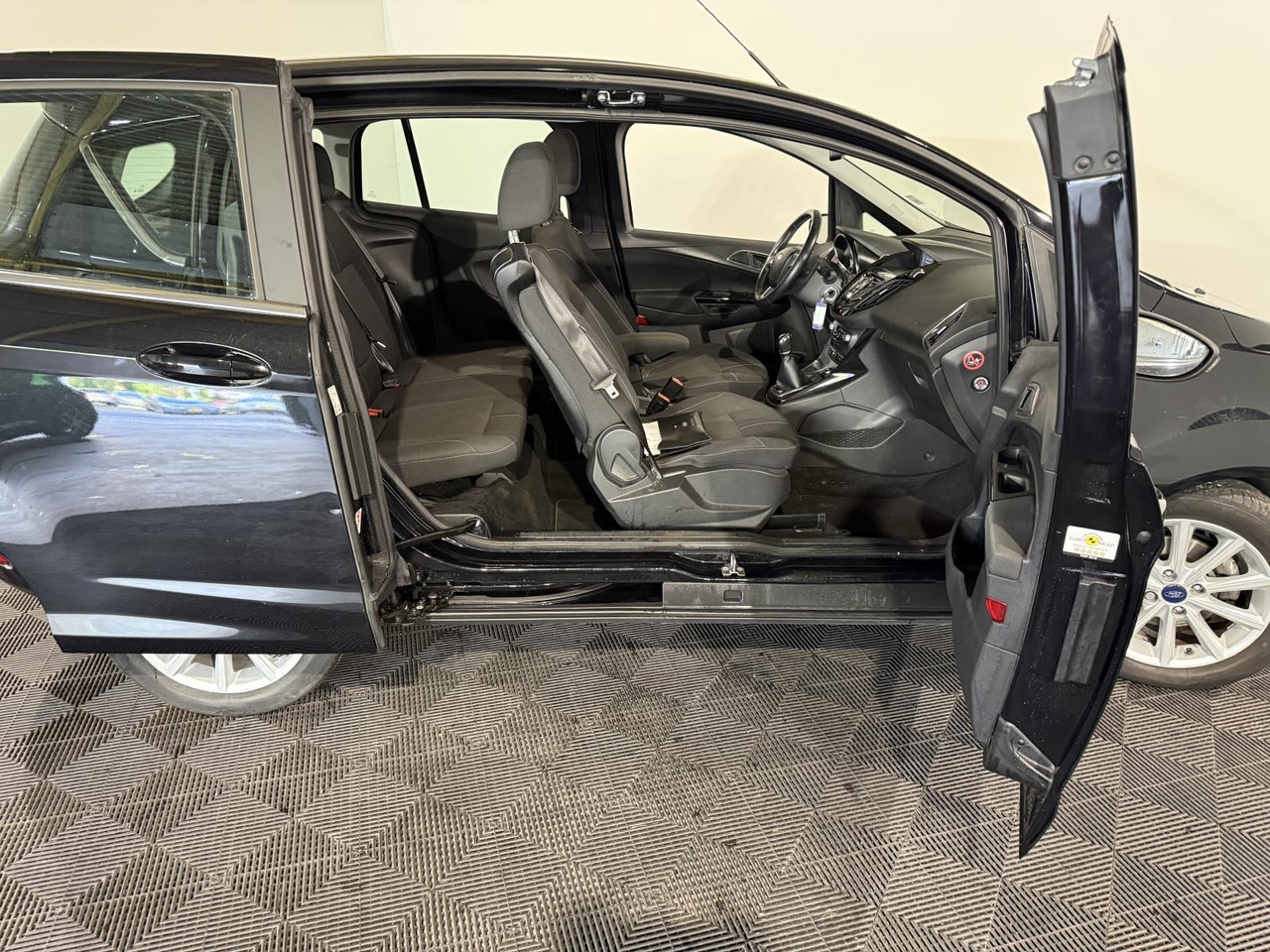 Ford | B-Max | 1.0 EcoBoost Titanium | 2015 | 149.480 km | GV907T | Logisch - Αυτοκίνητο: φωτογραφία 4 Ford | B-Max | 1.0 EcoBoost Titanium | 2015 | 149.480 km | GV907T | Logisch - Αυτοκίνητο: φωτογραφία 4