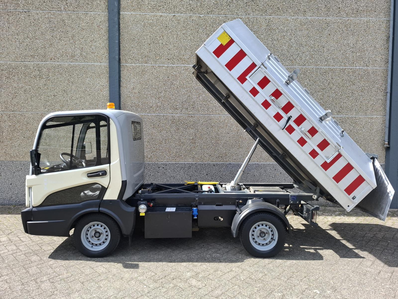 Goupil G5 Elektrische Stratenreinigingsmachine T-92-BSX - Ηλεκτρικό όχημα κοινής ωφέλειας, Σάρωθρο δρόμων: φωτογραφία 3 Goupil G5 Elektrische Stratenreinigingsmachine T-92-BSX - Ηλεκτρικό όχημα κοινής ωφέλειας, Σάρωθρο δρόμων: φωτογραφία 3