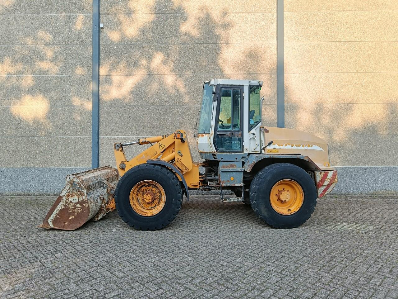 Liebherr L514 Shovel - Ελαστιχοφόρος φορτωτής: φωτογραφία 3 Liebherr L514 Shovel - Ελαστιχοφόρος φορτωτής: φωτογραφία 3