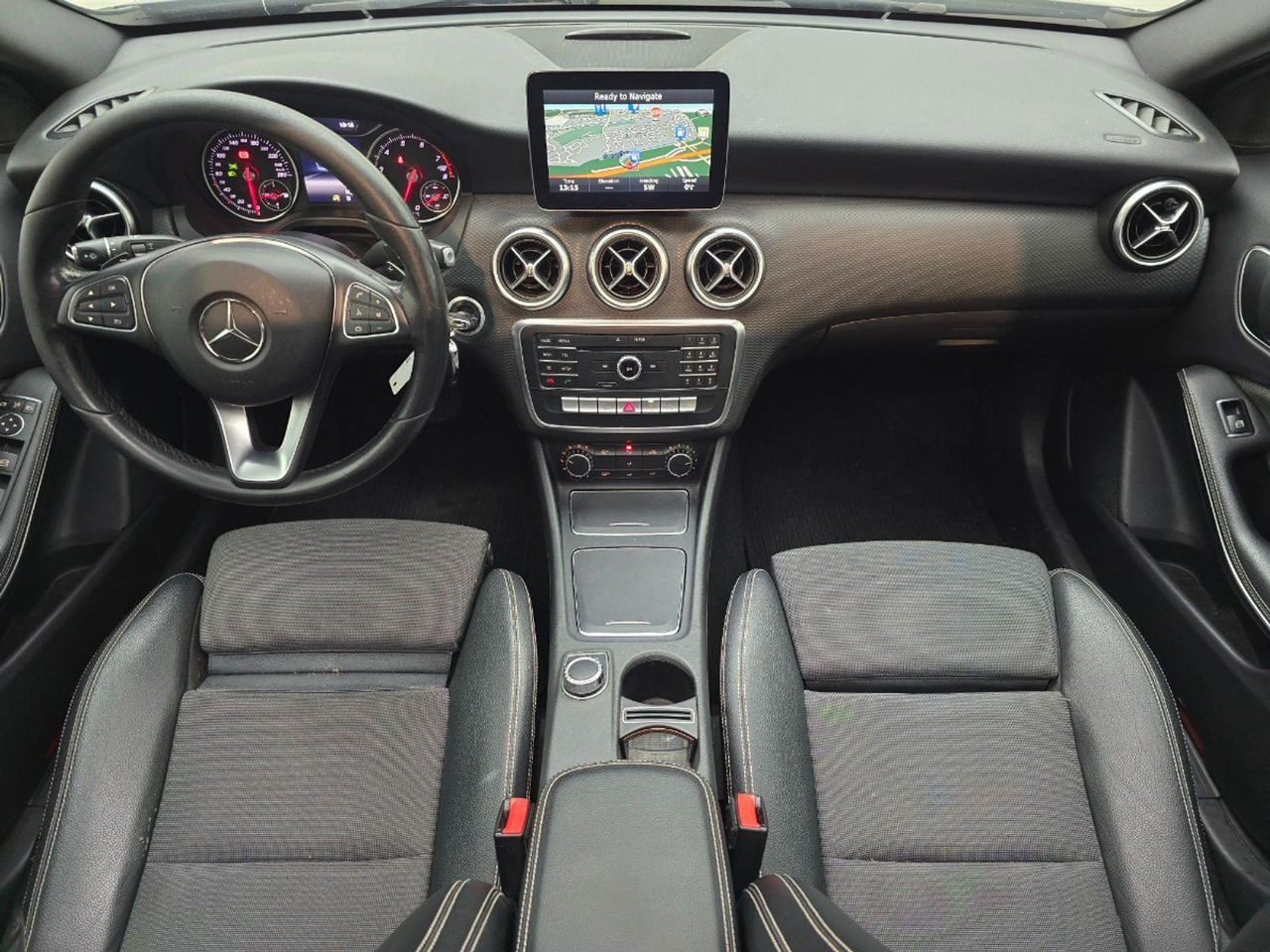 Mercedes-Benz A-klasse 180 Lease Edition Plus | 2017 | 233.018 km | Automaat | NH266H | NAP: Logisch - Hatchback: φωτογραφία 5 Mercedes-Benz A-klasse 180 Lease Edition Plus | 2017 | 233.018 km | Automaat | NH266H | NAP: Logisch - Hatchback: φωτογραφία 5