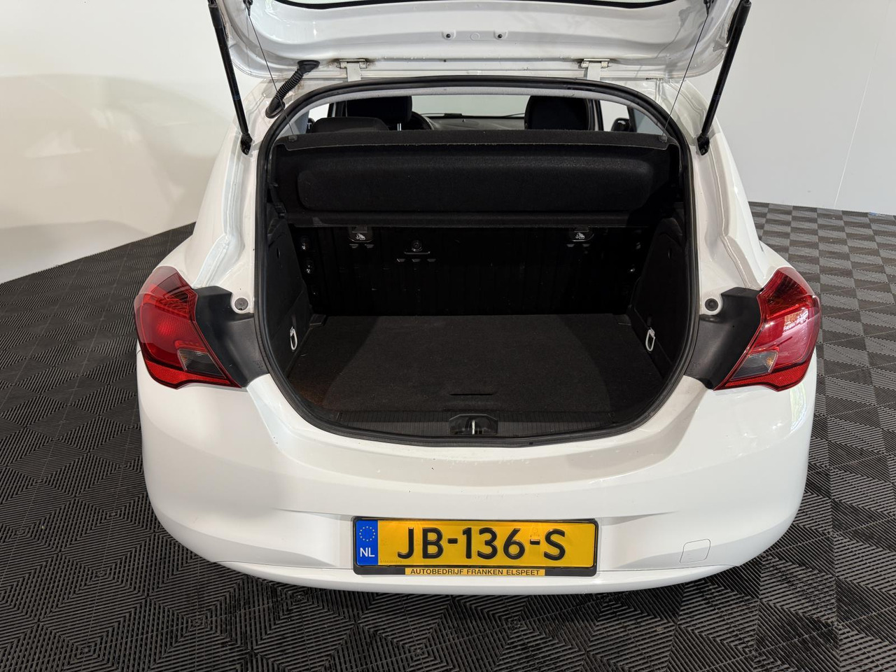 Opel Corsa 1.3 CDTI Business+ 2016 274.545 km JB-136-S - Hatchback: φωτογραφία 4 Opel Corsa 1.3 CDTI Business+ 2016 274.545 km JB-136-S - Hatchback: φωτογραφία 4