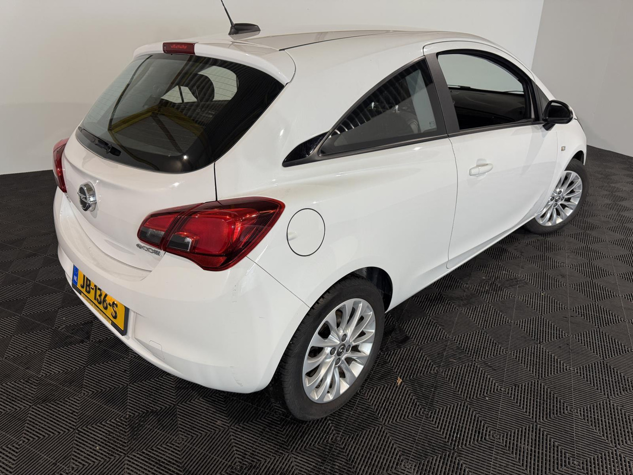 Opel Corsa 1.3 CDTI Business+ 2016 274.545 km JB-136-S - Hatchback: φωτογραφία 5 Opel Corsa 1.3 CDTI Business+ 2016 274.545 km JB-136-S - Hatchback: φωτογραφία 5