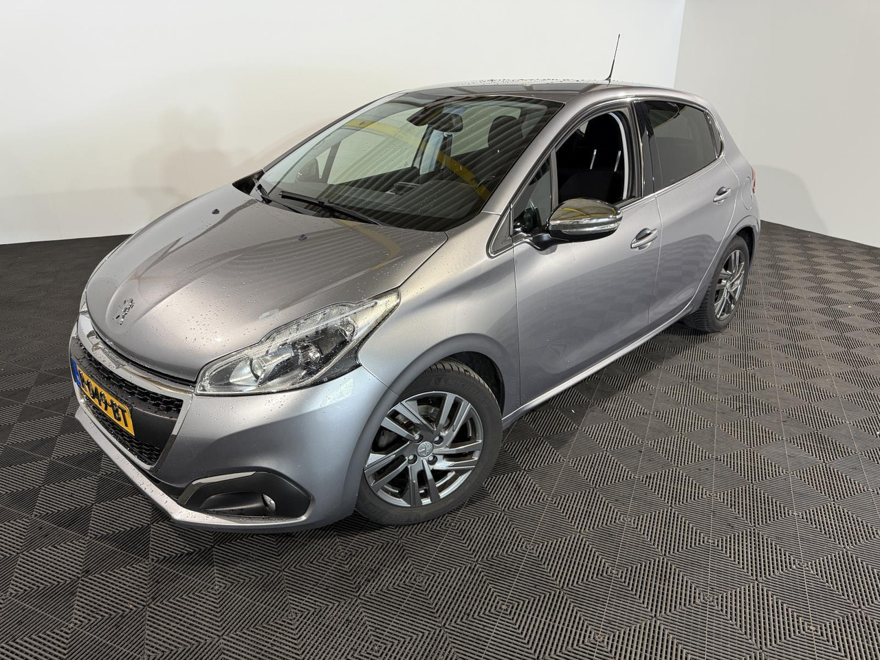 Peugeot | 208 | 1.5 BlueHDi Blue Lease Allure | 2019 | 183.354 km | R049BT | Geen oordeel - Hatchback: φωτογραφία 1 Peugeot | 208 | 1.5 BlueHDi Blue Lease Allure | 2019 | 183.354 km | R049BT | Geen oordeel - Hatchback: φωτογραφία 1