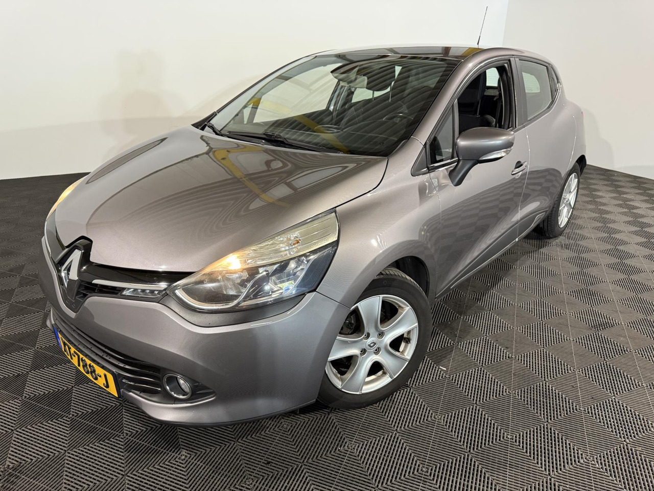 Renault | Clio | 0.9 TCe Dynamique | 2016 | 192.462 km | XT788J | Geen oordeel - Hatchback: φωτογραφία 1 Renault | Clio | 0.9 TCe Dynamique | 2016 | 192.462 km | XT788J | Geen oordeel - Hatchback: φωτογραφία 1