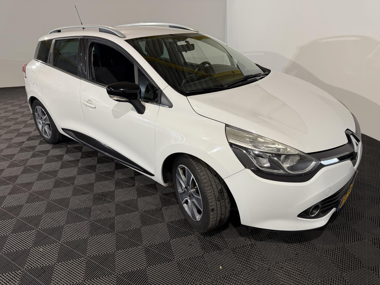 Renault | Clio Estate | 0.9 TCe Night&Day | 2014 | 176.858 km | 3ZBH50 | Logisch - Αυτοκίνητο: φωτογραφία 4 Renault | Clio Estate | 0.9 TCe Night&Day | 2014 | 176.858 km | 3ZBH50 | Logisch - Αυτοκίνητο: φωτογραφία 4