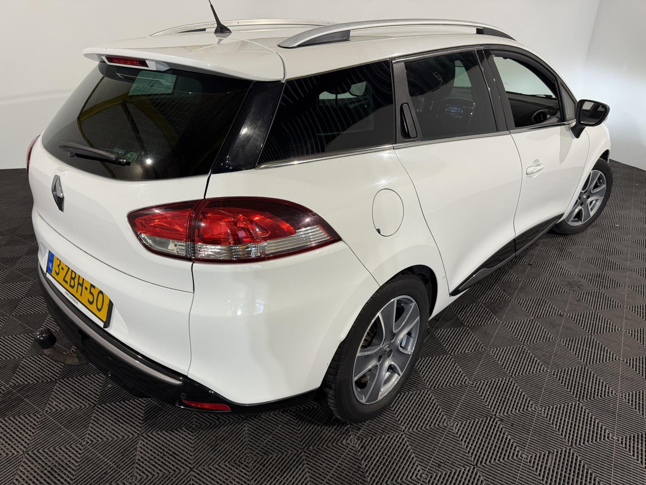 Renault | Clio Estate | 0.9 TCe Night&Day | 2014 | 176.858 km | 3ZBH50 | Logisch - Αυτοκίνητο: φωτογραφία 3 Renault | Clio Estate | 0.9 TCe Night&Day | 2014 | 176.858 km | 3ZBH50 | Logisch - Αυτοκίνητο: φωτογραφία 3