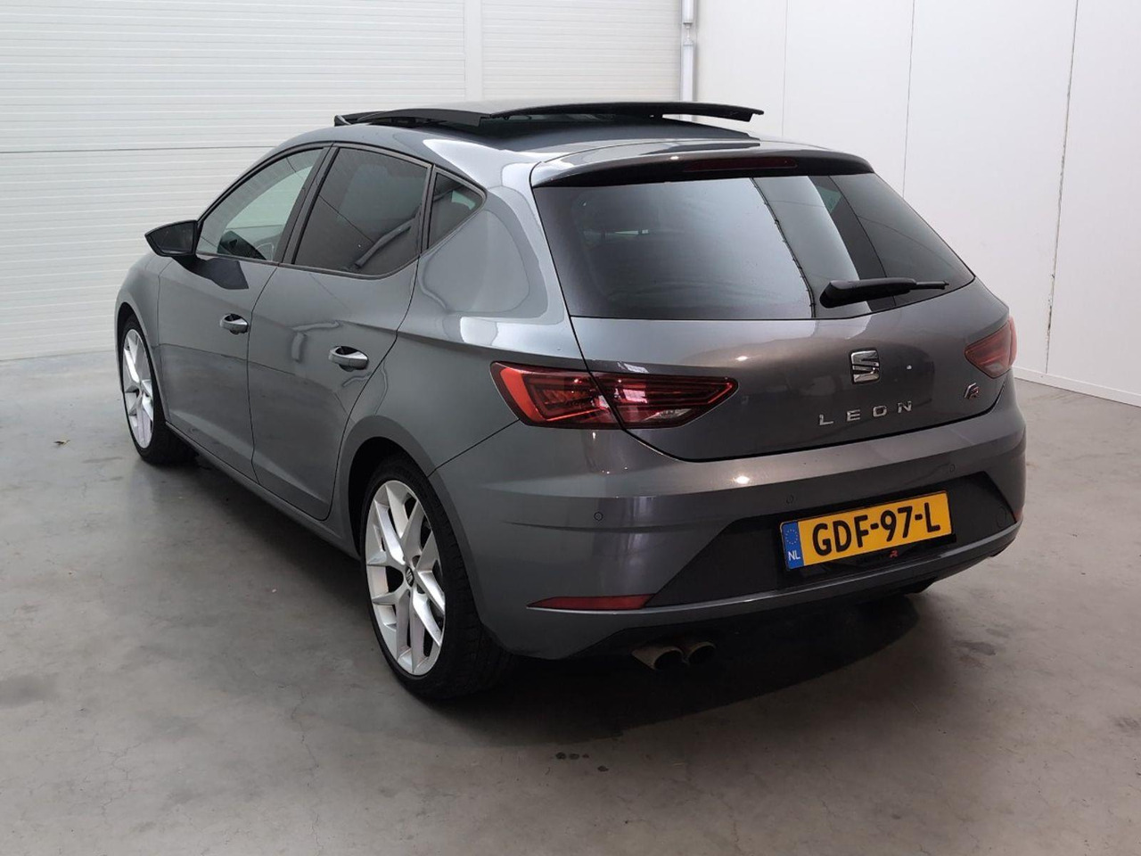 SEAT Leon 1.8 TSI FR Business Intense | 2018 | 158.529 km | Automaat | GDF97L | NAP: Geen oordeel - Hatchback: φωτογραφία 3 SEAT Leon 1.8 TSI FR Business Intense | 2018 | 158.529 km | Automaat | GDF97L | NAP: Geen oordeel - Hatchback: φωτογραφία 3
