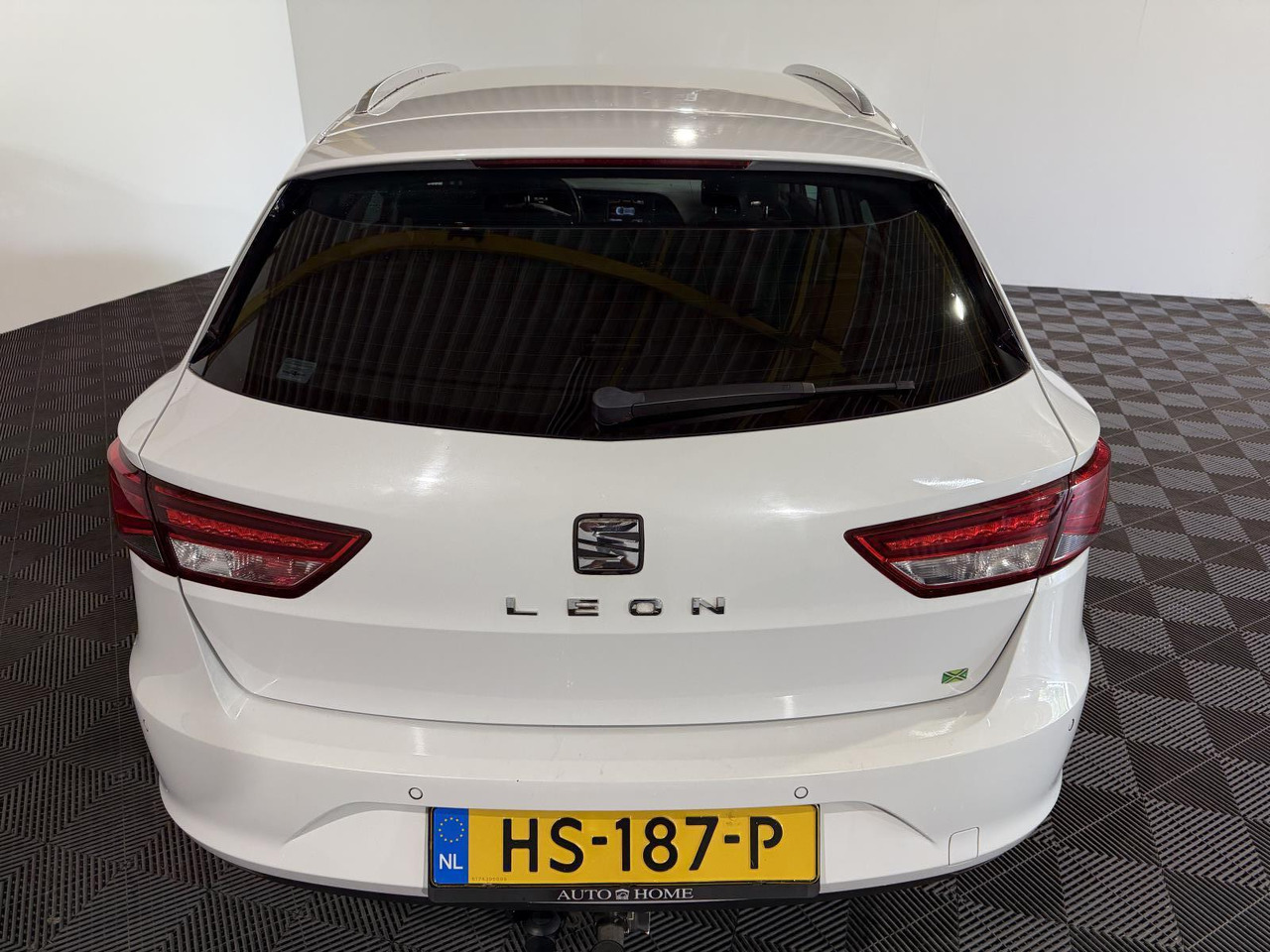 SEAT | Leon ST | 1.6 TDI Style Connect Ecomotive | 2015 | 284.524 km | HS187P | Logisch - Αυτοκίνητο: φωτογραφία 2 SEAT | Leon ST | 1.6 TDI Style Connect Ecomotive | 2015 | 284.524 km | HS187P | Logisch - Αυτοκίνητο: φωτογραφία 2