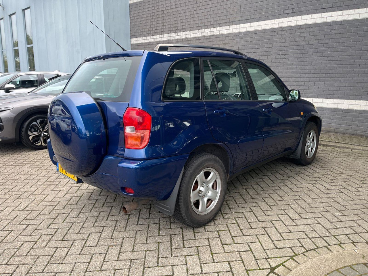 Toyota RAV4 1.8 - 16V VVT - i Luna | 2003 | 130.936 km | PF874X | NAP: Geen oordeel - SUV: φωτογραφία 4 Toyota RAV4 1.8 - 16V VVT - i Luna | 2003 | 130.936 km | PF874X | NAP: Geen oordeel - SUV: φωτογραφία 4