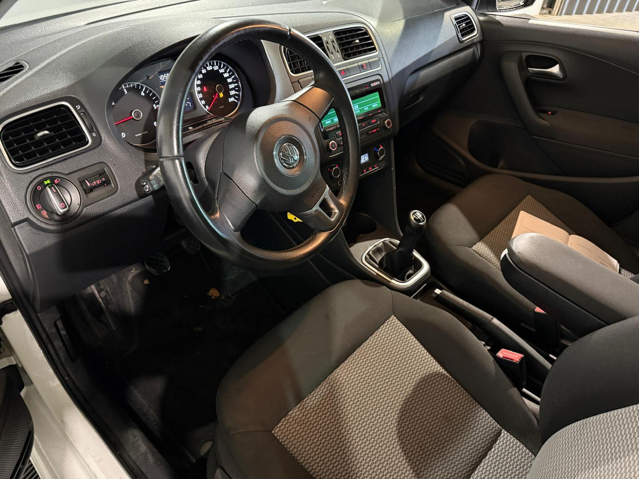 Volkswagen | Polo | 1.2 TDI BlueMotion Comfortline | 2012 | 234.632 km | 07THZ6 | Logisch - Hatchback: φωτογραφία 4 Volkswagen | Polo | 1.2 TDI BlueMotion Comfortline | 2012 | 234.632 km | 07THZ6 | Logisch - Hatchback: φωτογραφία 4