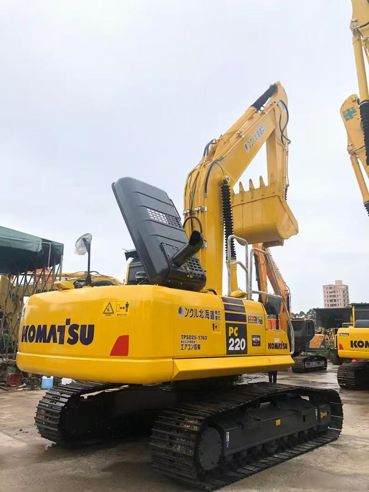 KOMATSU PC220 - Ερπυστριοφόρος εκσκαφέας: φωτογραφία 1 KOMATSU PC220 - Ερπυστριοφόρος εκσκαφέας: φωτογραφία 1