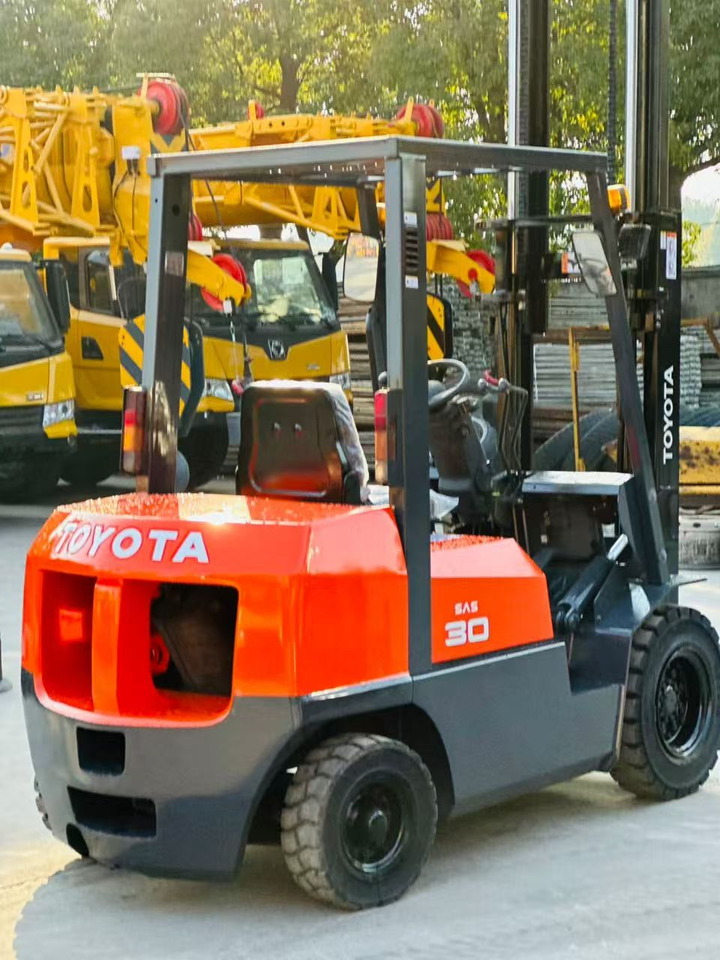 TOYOTA 30 - Πετρελαιοκίνητο περονοφόρο: φωτογραφία 3 TOYOTA 30 - Πετρελαιοκίνητο περονοφόρο: φωτογραφία 3